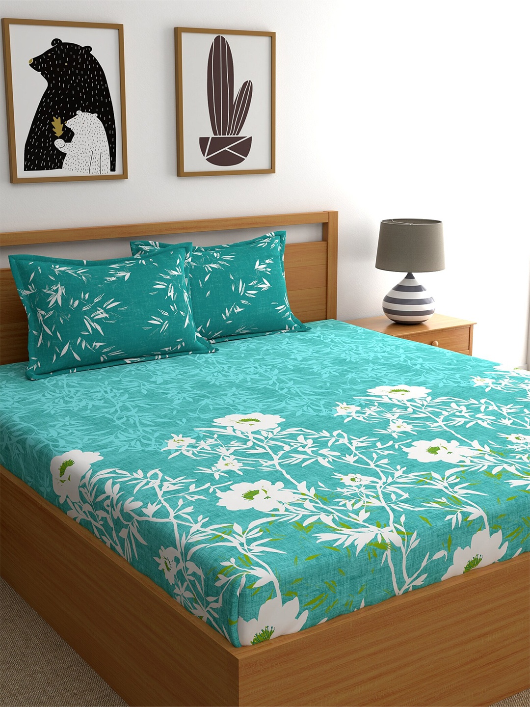 

Dreamscape Teal & White Floral Pure Cotton 140 TC Queen Bedsheet with 2 Pillow Covers