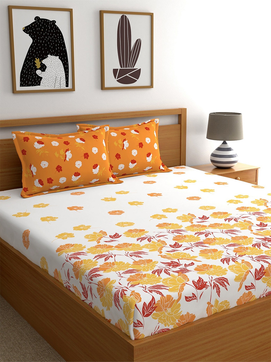 

Dreamscape White & Orange Floral 140 TC Cotton King Bedsheet with 2 Pillow Covers