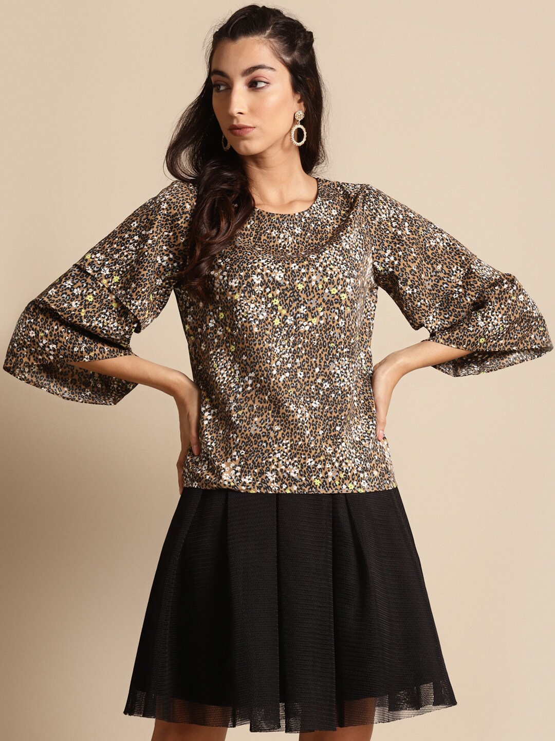 

DODO & MOA Beige Print Crepe Top