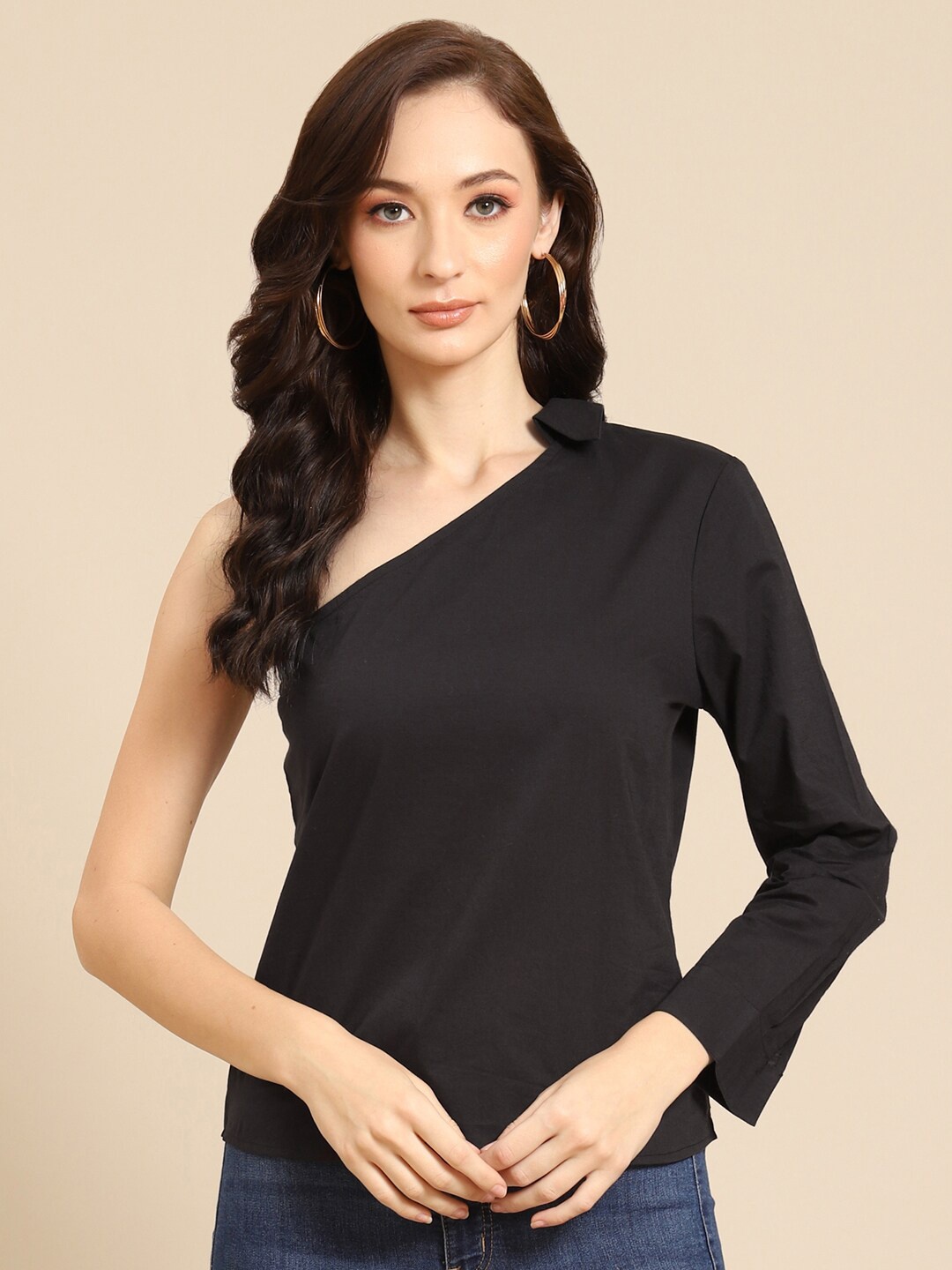 

DODO & MOA Black One Shoulder Crepe Top