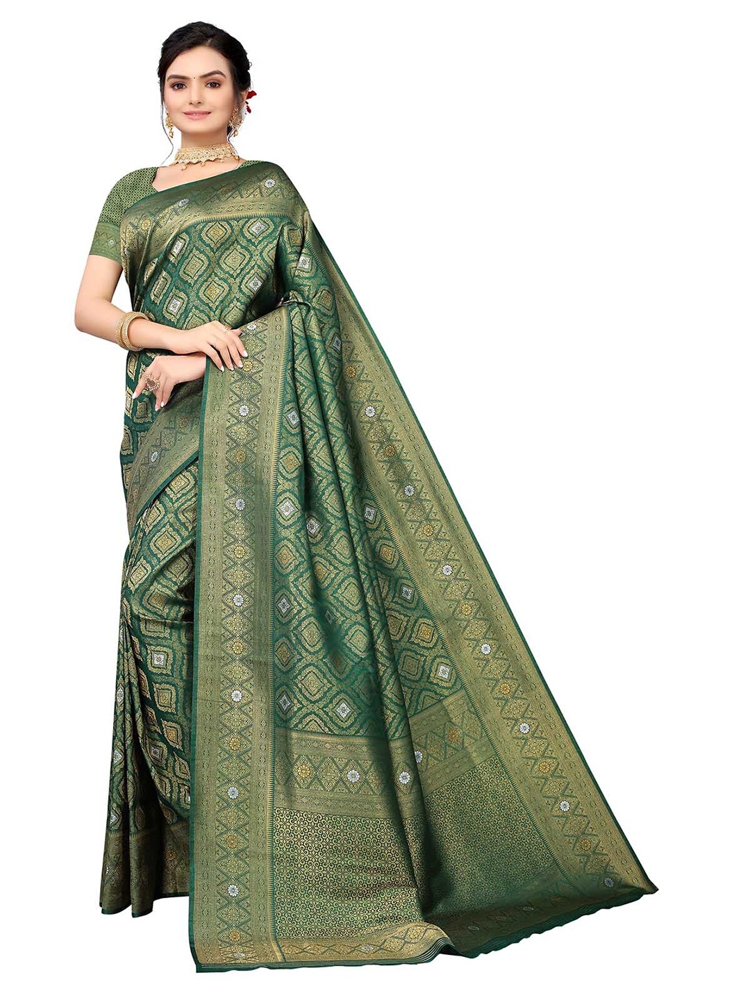 

ODETTE Green & Gold-Toned Ethnic Motifs Zari Silk Blend Saree