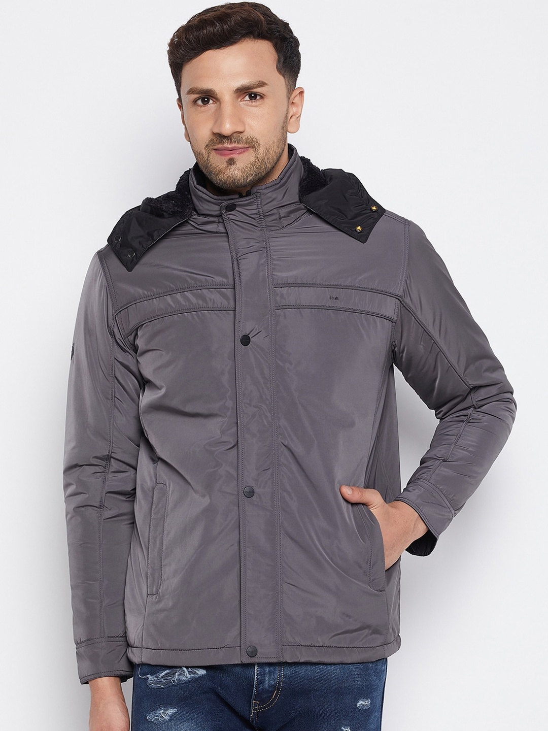 

Okane Men Grey Solid Hooded Lightweight Padded Jacket