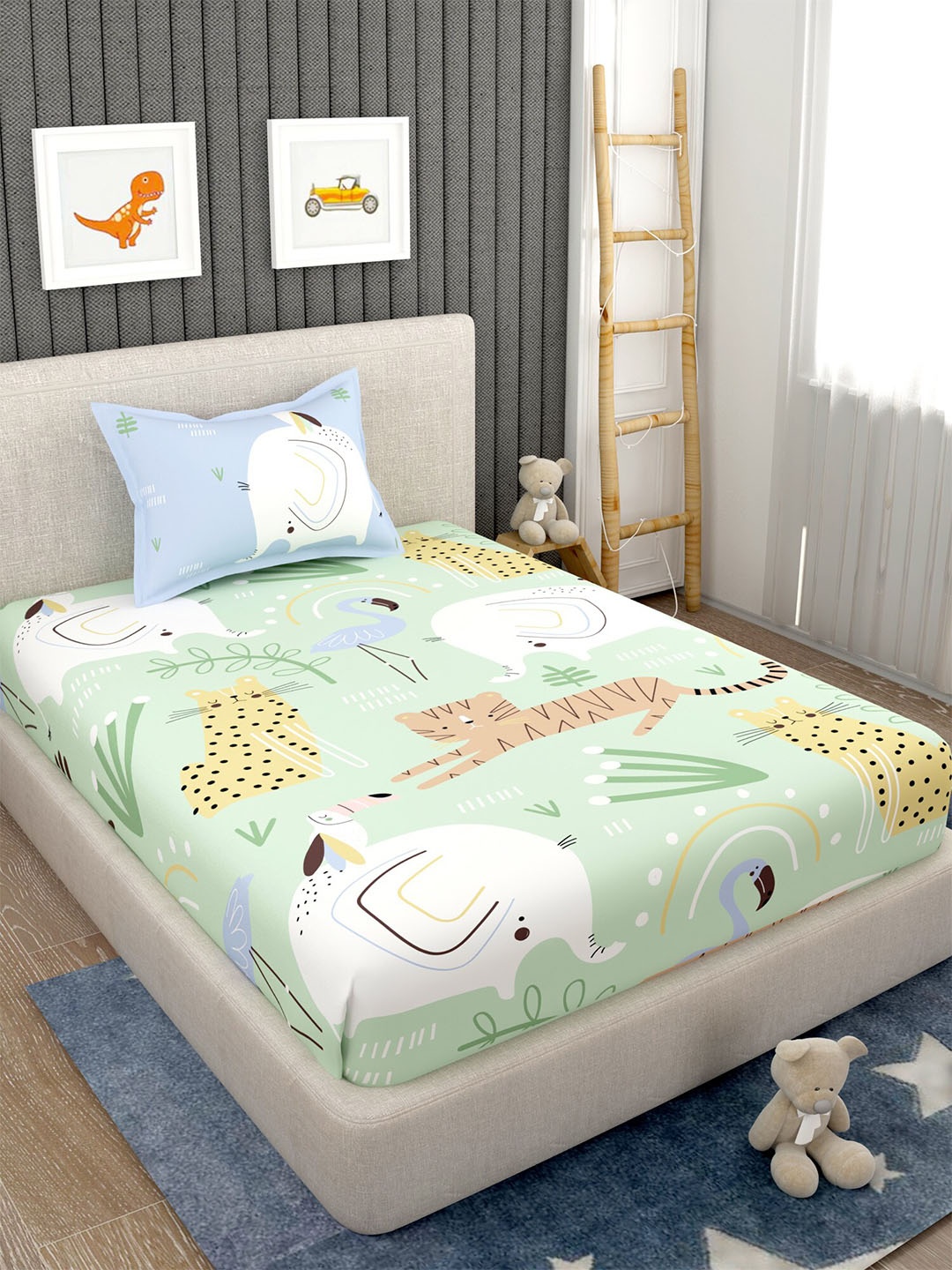 

EverHOME Green & Blue Graphic 160 TC Single Bedsheet with 1 Pillow Covers