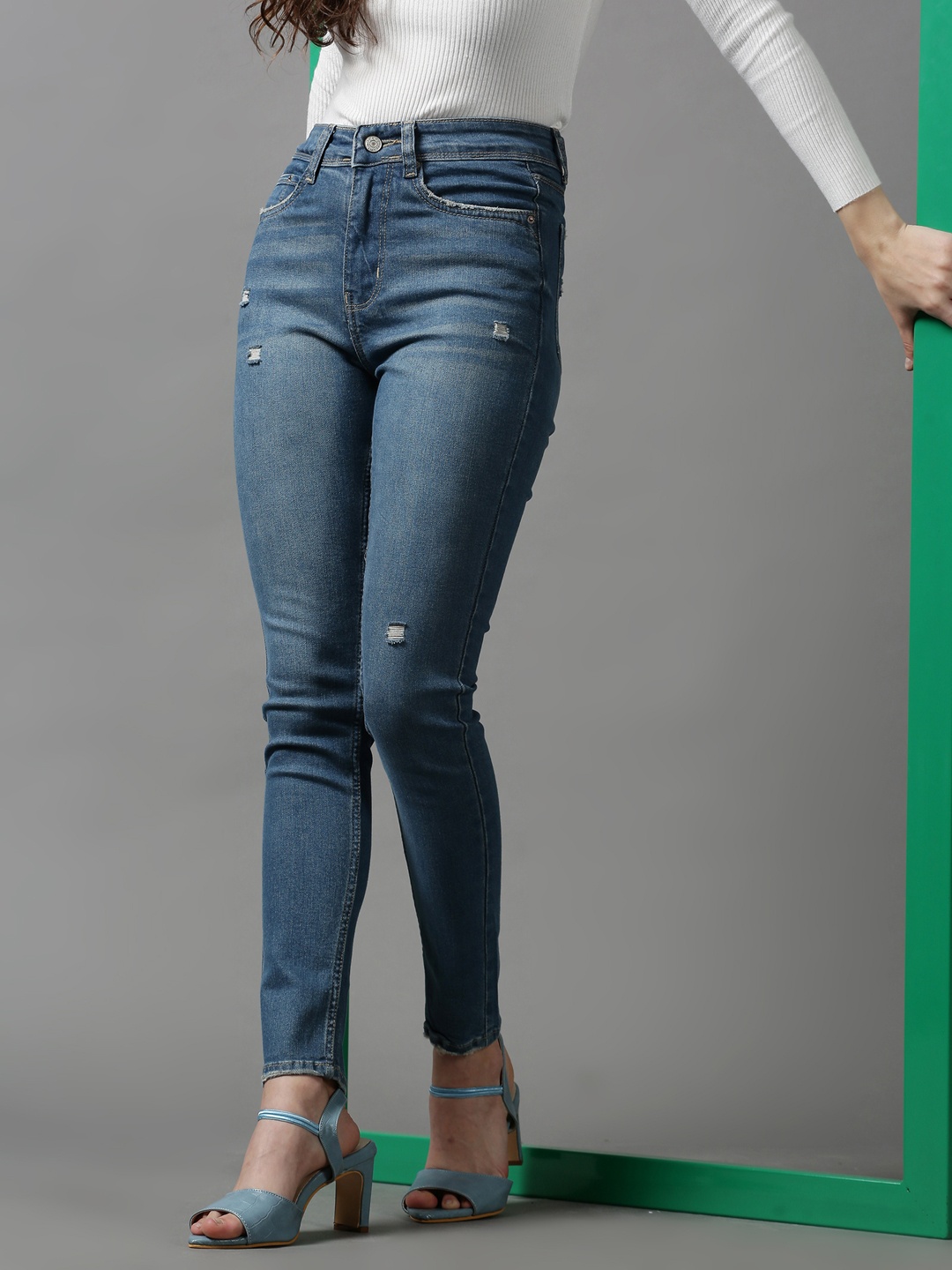

SHOWOFF Women Blue Slim Fit Low Distress Light Fade Stretchable Jeans
