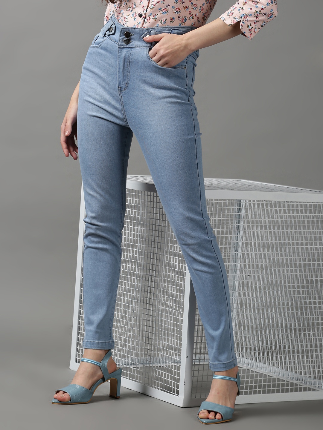 

SHOWOFF Women Blue Skinny Fit Light Fade Stretchable Jeans