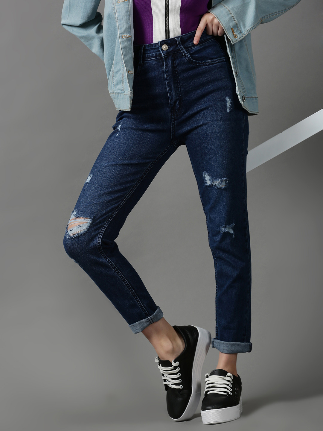 

SHOWOFF Women Navy Blue Slim Fit Mildly Distressed Light Fade Stretchable Jeans
