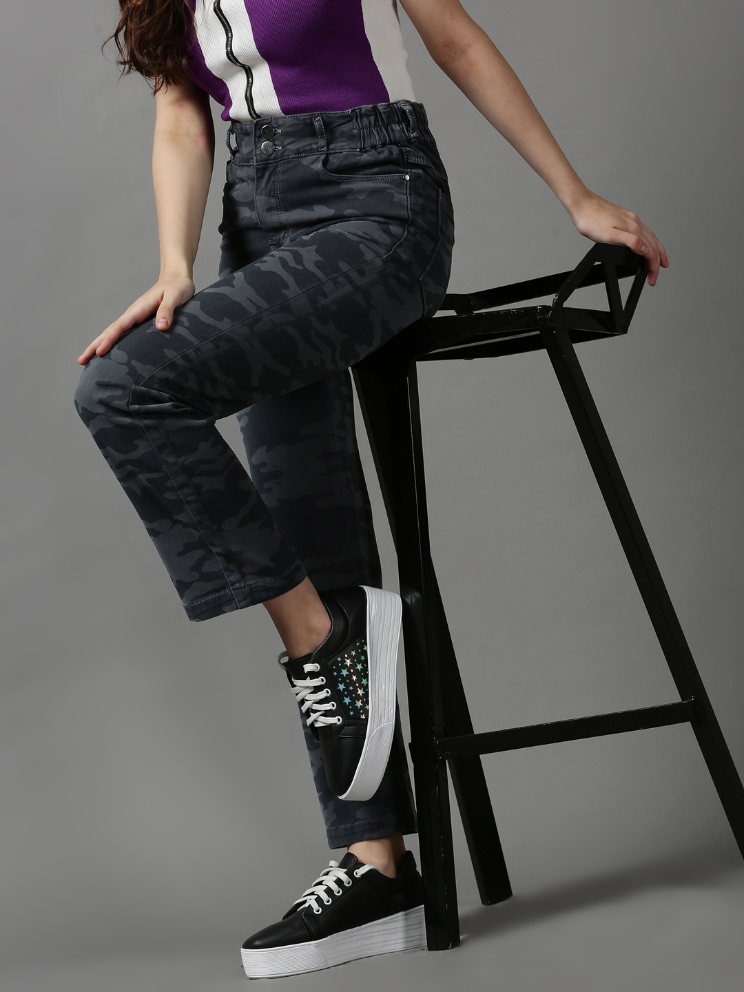 

SHOWOFF Women Grey Light Fade Stretchable Jeans