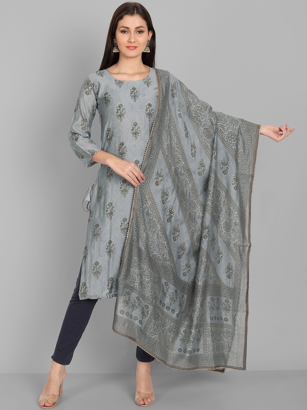 

Pakiza Women Grey Ethnic Motifs Embellished Kurta