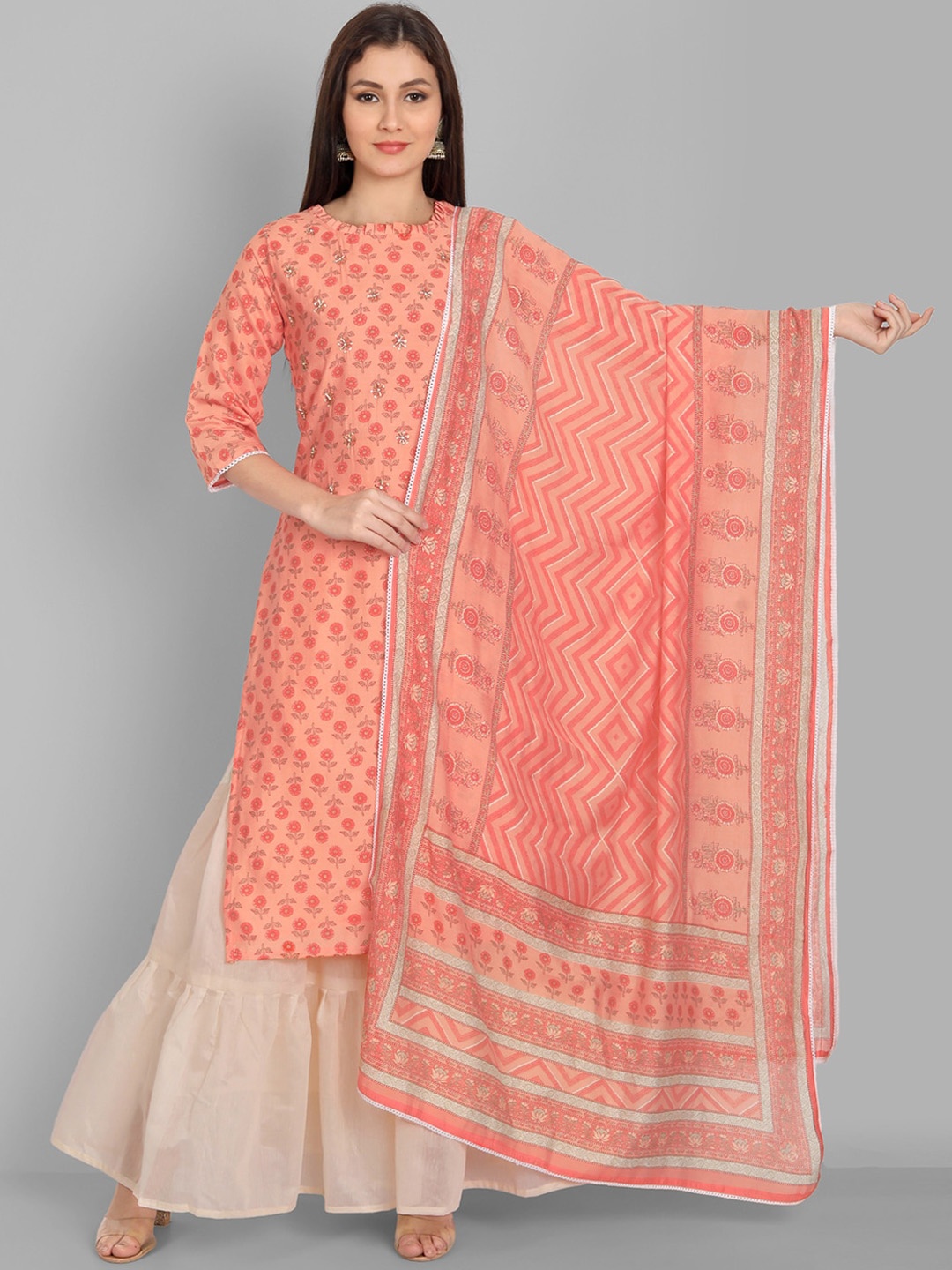 

Pakiza Women Peach-Coloured Floral Embellished Kurta