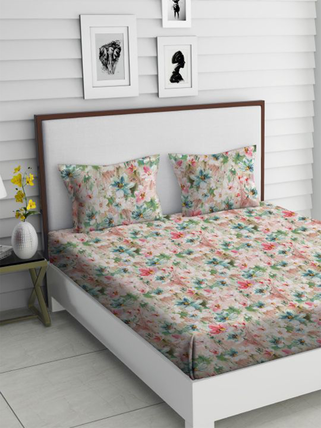 

TARA- Sparkling Homes Pink And White 350 TC Cotton King Bedsheet With 2 Pillow Covers