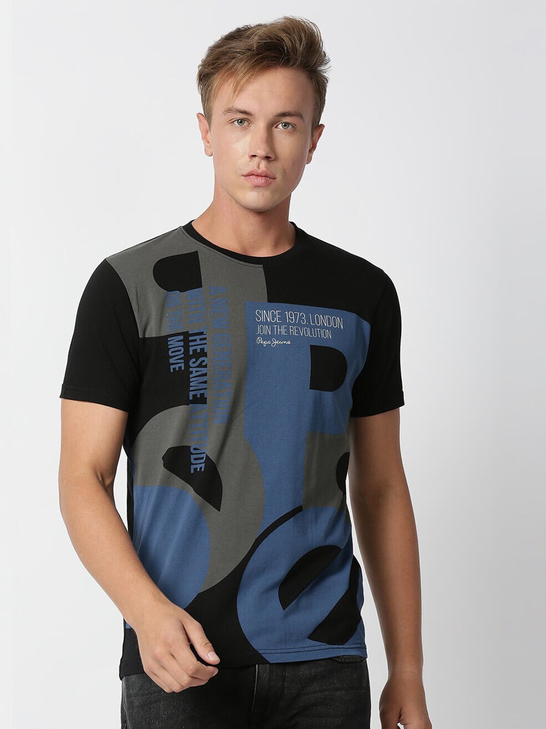 

Pepe Jeans Men Black & Blue Typography Printed T-shirt
