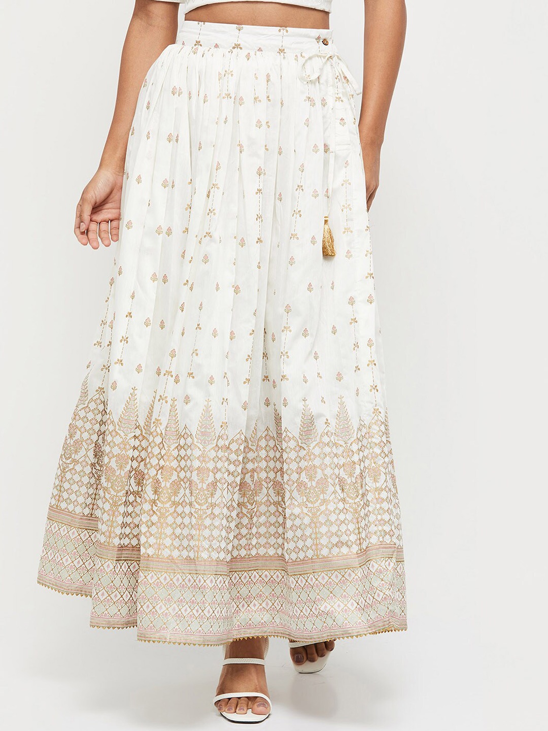 

max Women White & Brown Self Design Skirt