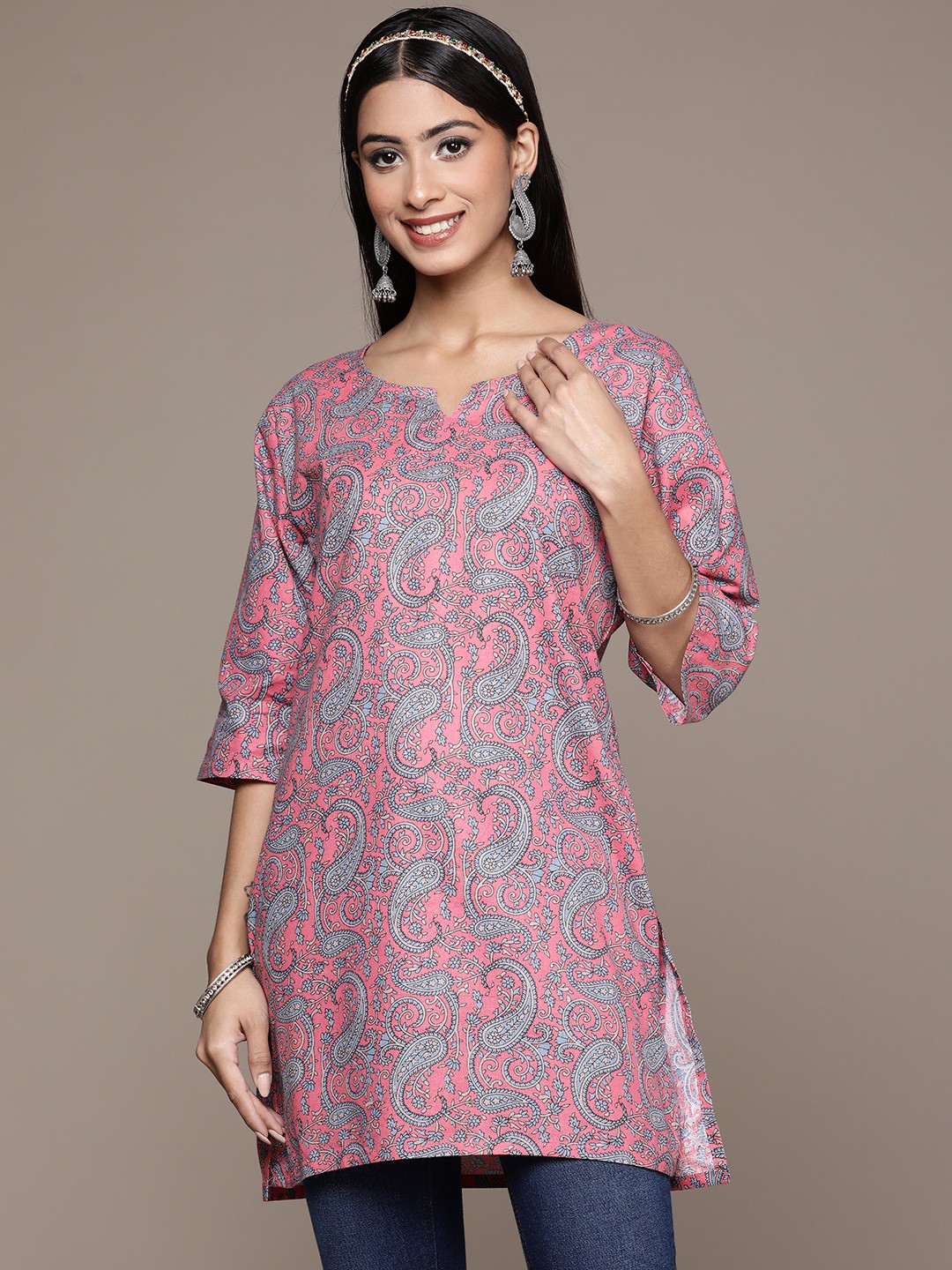 

ZIYAA Women Pink & Blue Screen Print Cotton Straight Kurta