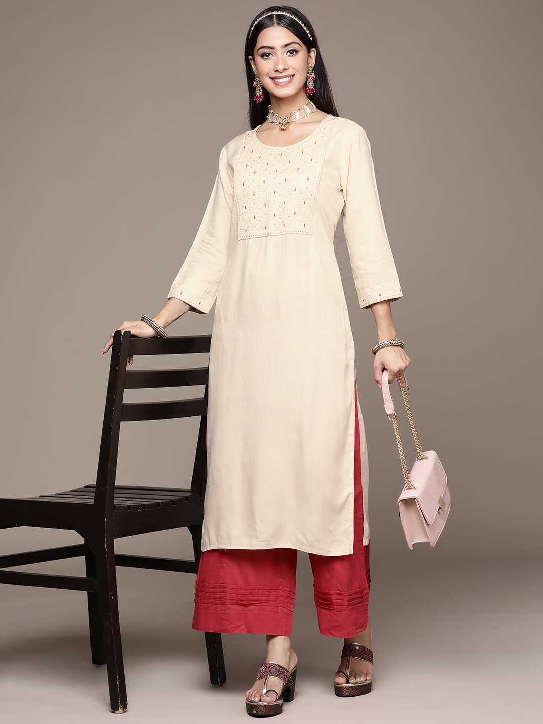 

ZIYAA Women Off White Ethnic Motifs Yoke Design Kurta