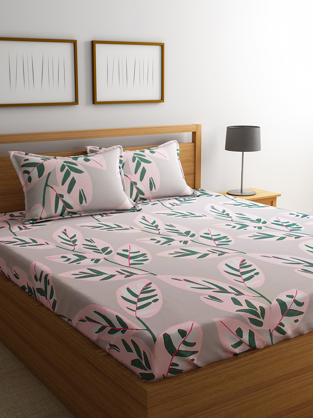 

URBAN DREAM Pink & Green 210 TC Queen Cotton Bedsheet with 2 Pillow Covers