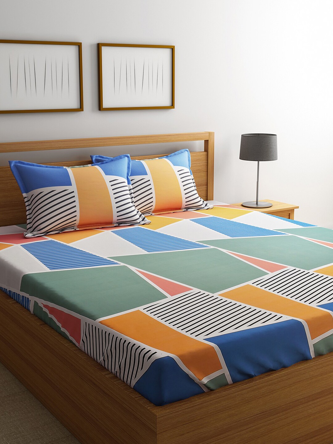 

URBAN DREAM Green & Blue Geometric 210 TC Queen Bedsheet with 2 Pillow Covers