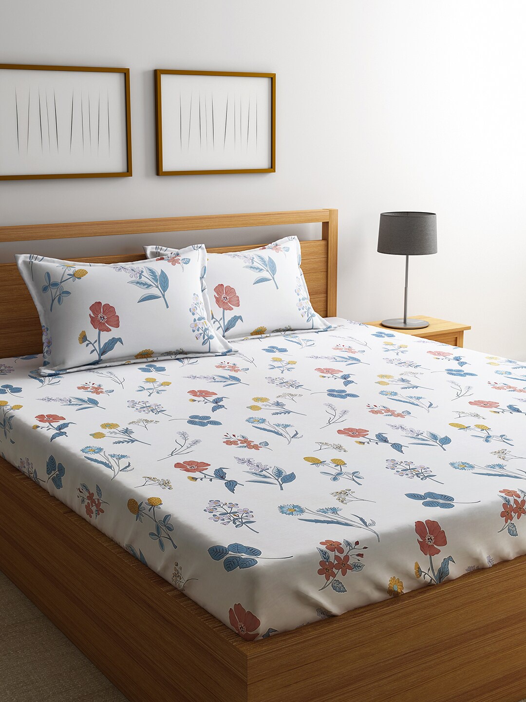 

URBAN DREAM White & Grey Printed 210 TC Cotton King Bedsheet with 2 Pillow Covers