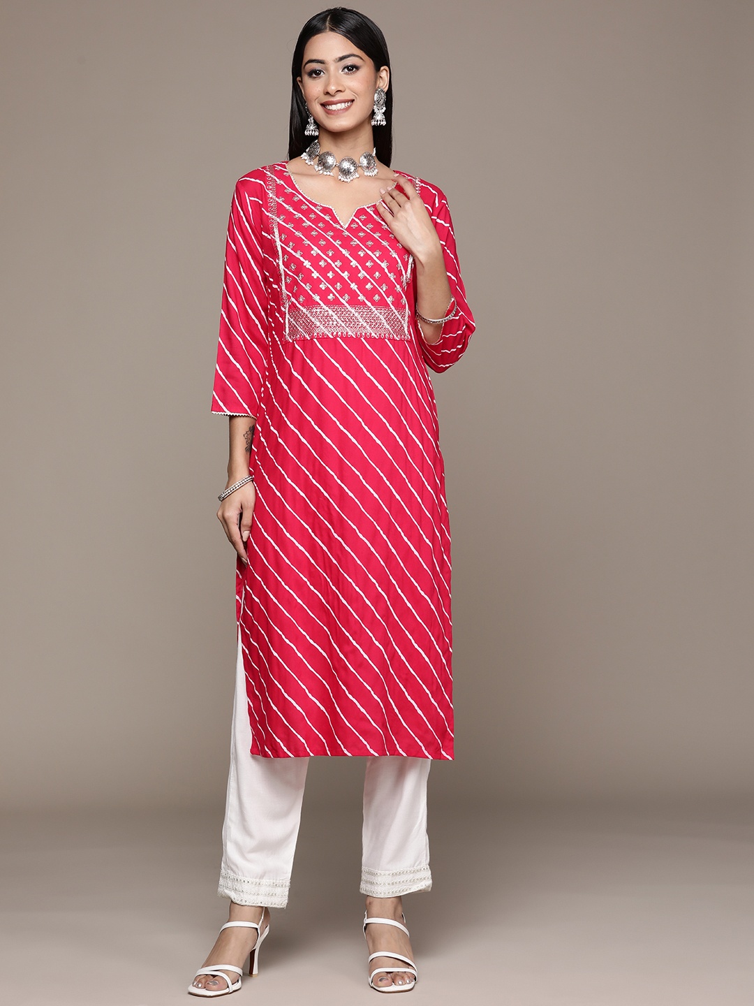 

ZIYAA Women Red & White Leheriya Printed Thread Work Kurta with Trousers