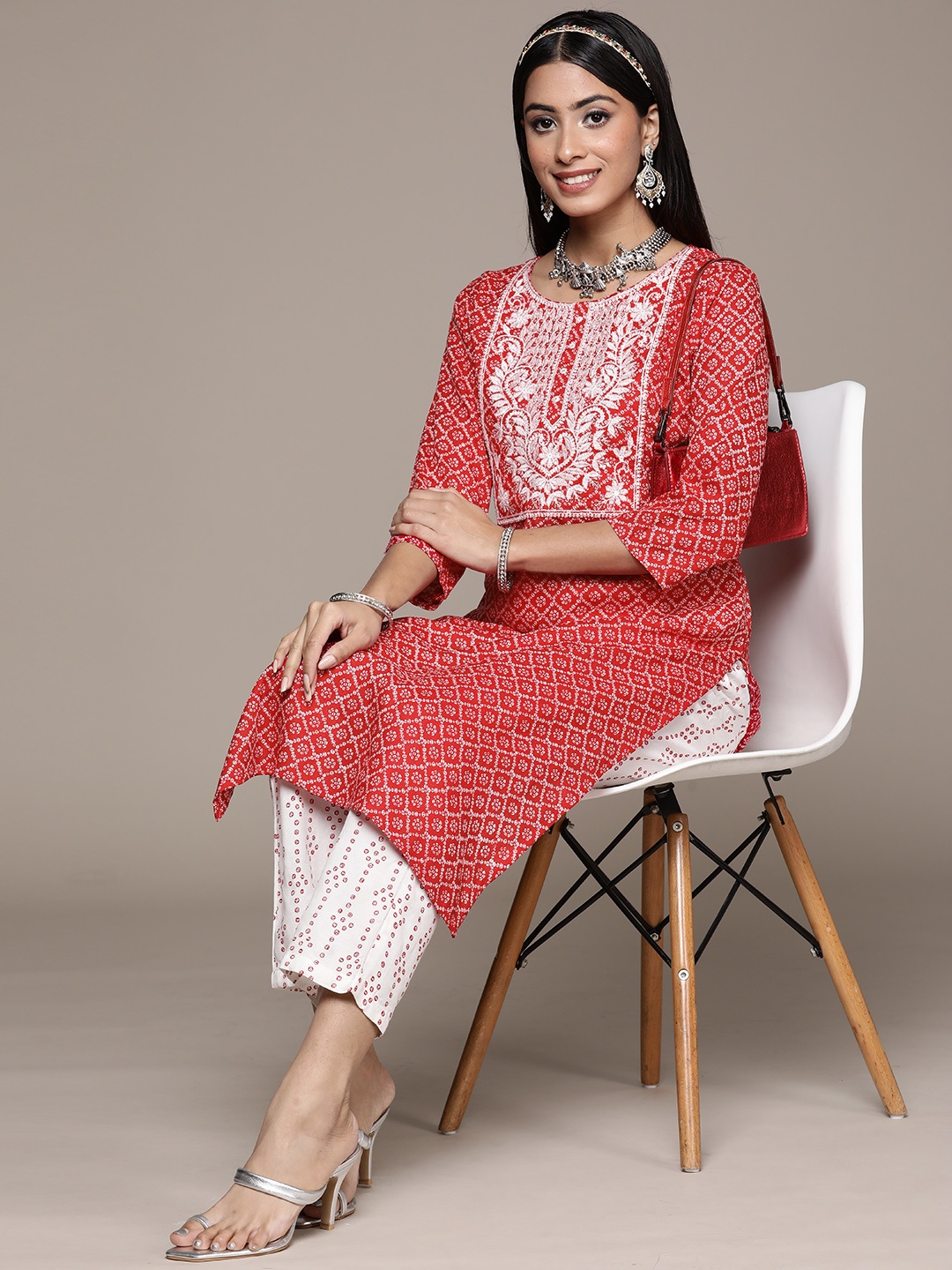 

ZIYAA Women Red & White Bandhani Printed Kurta with Trousers