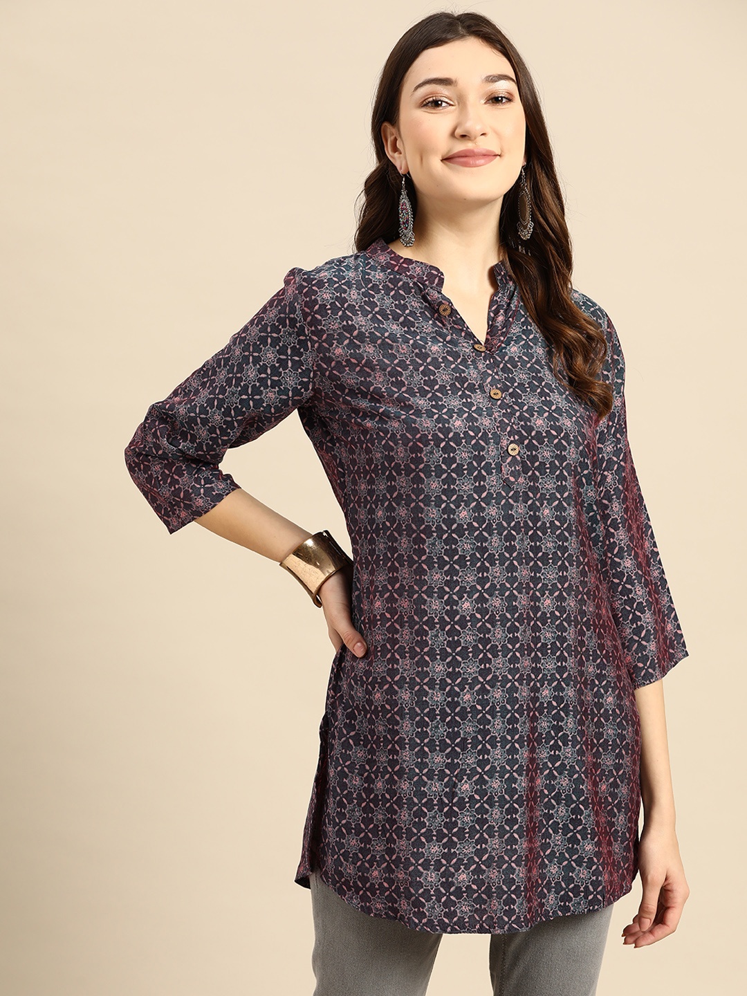 

Sangria Grey & Pink Ethnic Motifs Printed Kurti