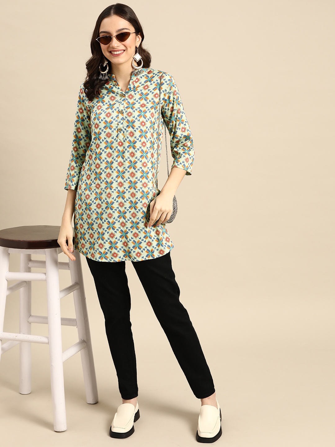 

Sangria Sea Green & Navy Blue Geometric Printed Kurti