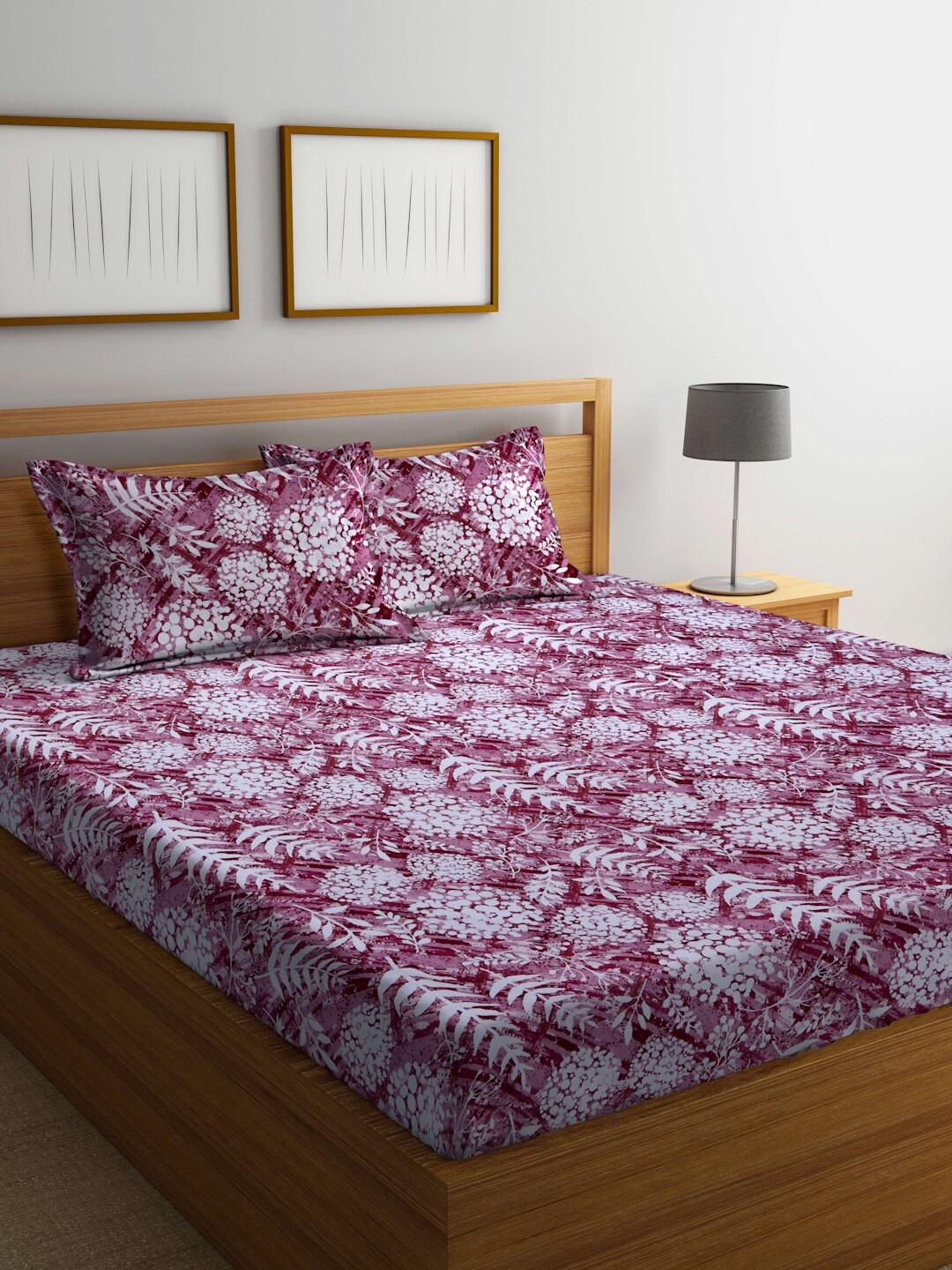 

BOMBAY DYEING Maroon & White Floral 120 TC King Bedsheet with 2 Pillow Covers