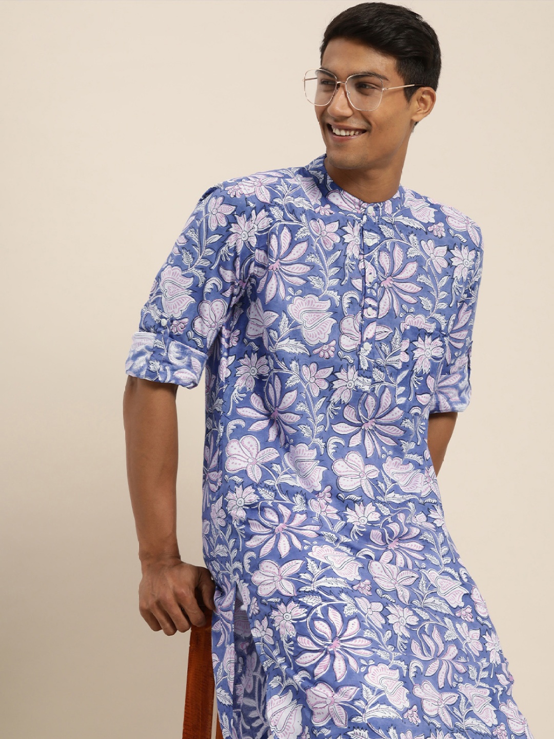 

Taavi Men Blue & Pink Sanganeri Floral Hand Block Printed Cotton Kurta