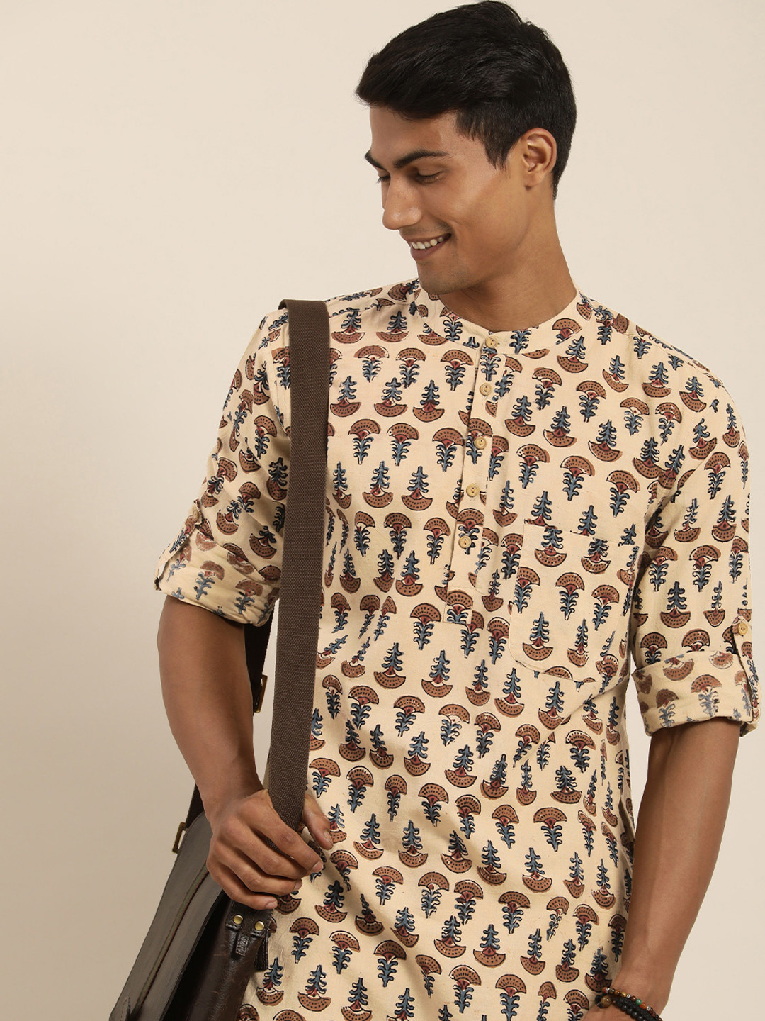 

Taavi Men Beige & Blue Ethnic Motifs Printed Block Print Cotton Kurta