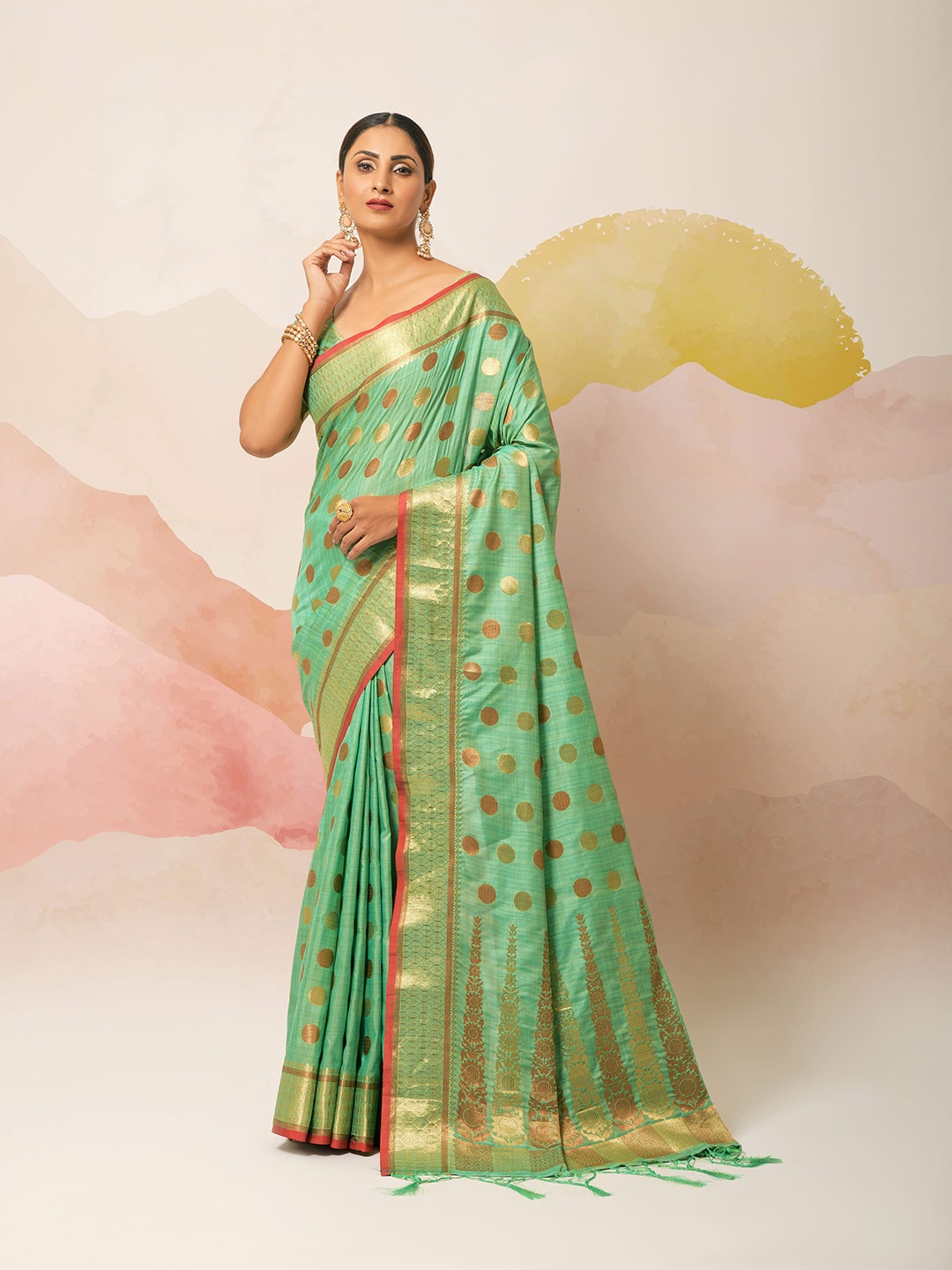 

elora Green & Red Zari Silk Blend Saree
