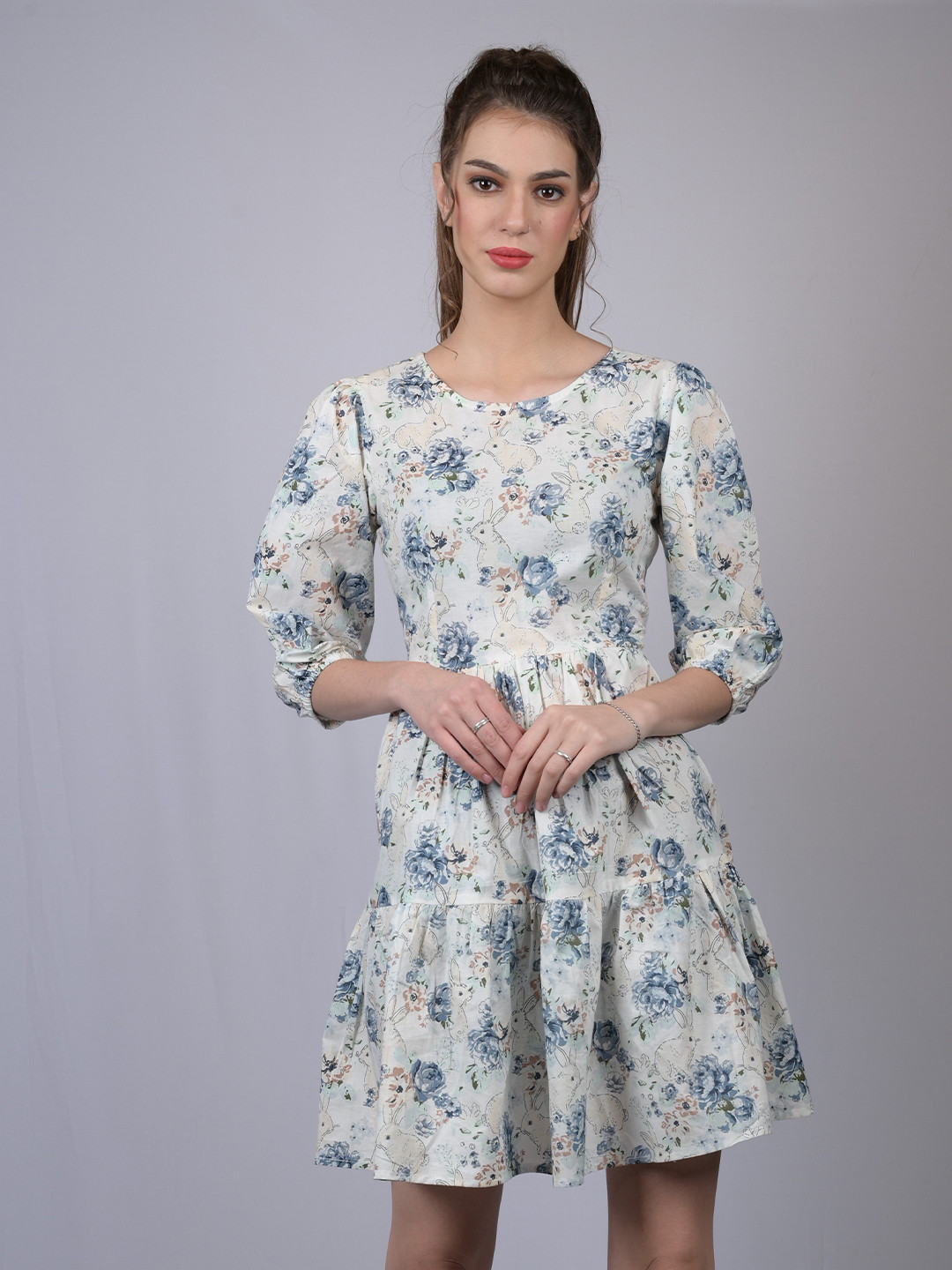 

OWO THE LABEL Off White & Blue Floral Printed Dress