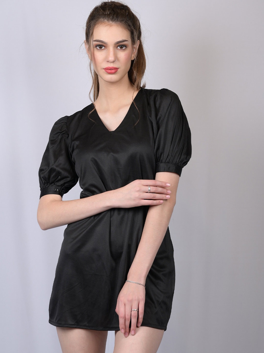 

OWO THE LABEL Women Black Solid Sheath Mini Dress