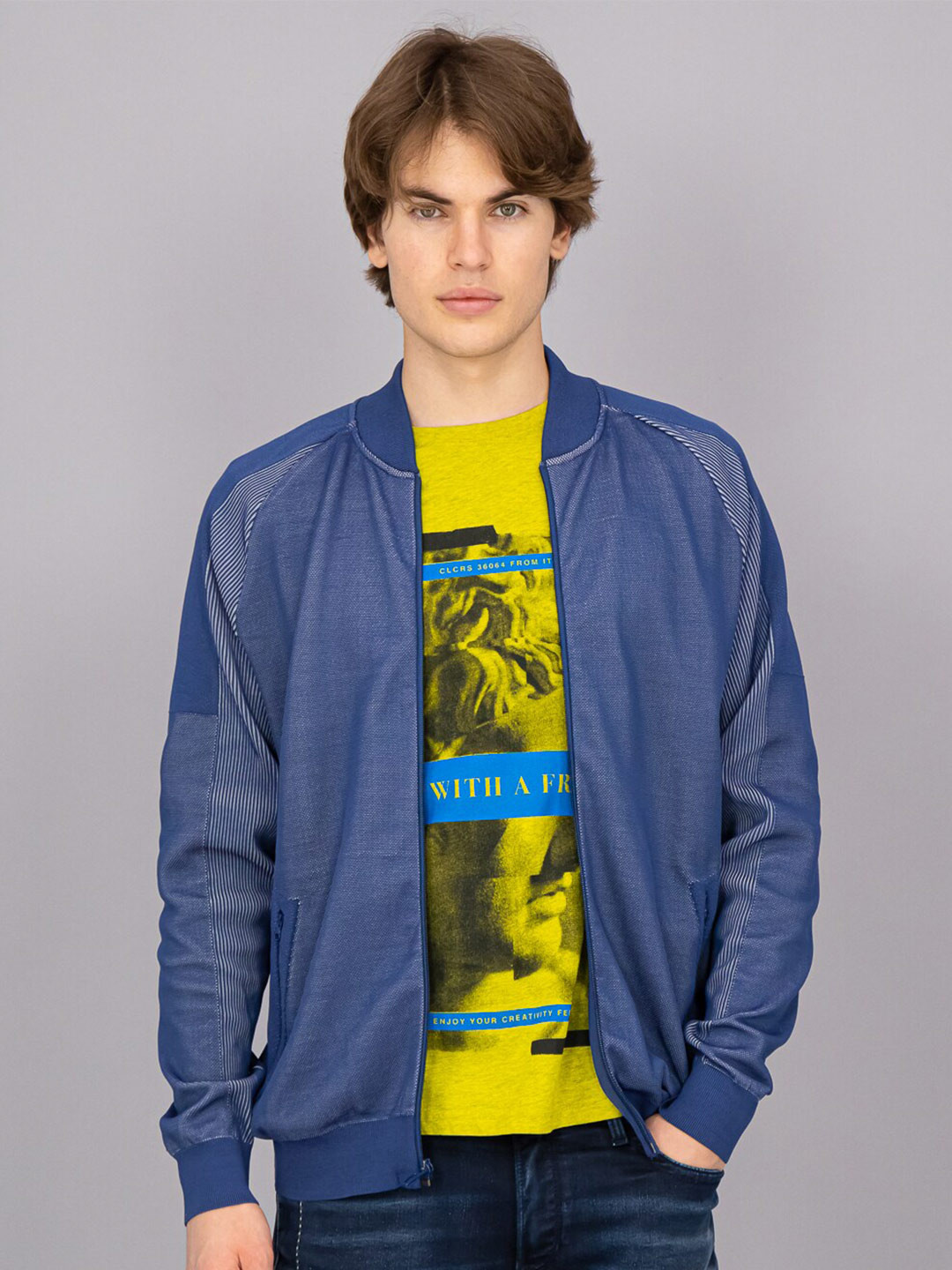 

FREESOUL Men Blue Striped Pullover Sweater