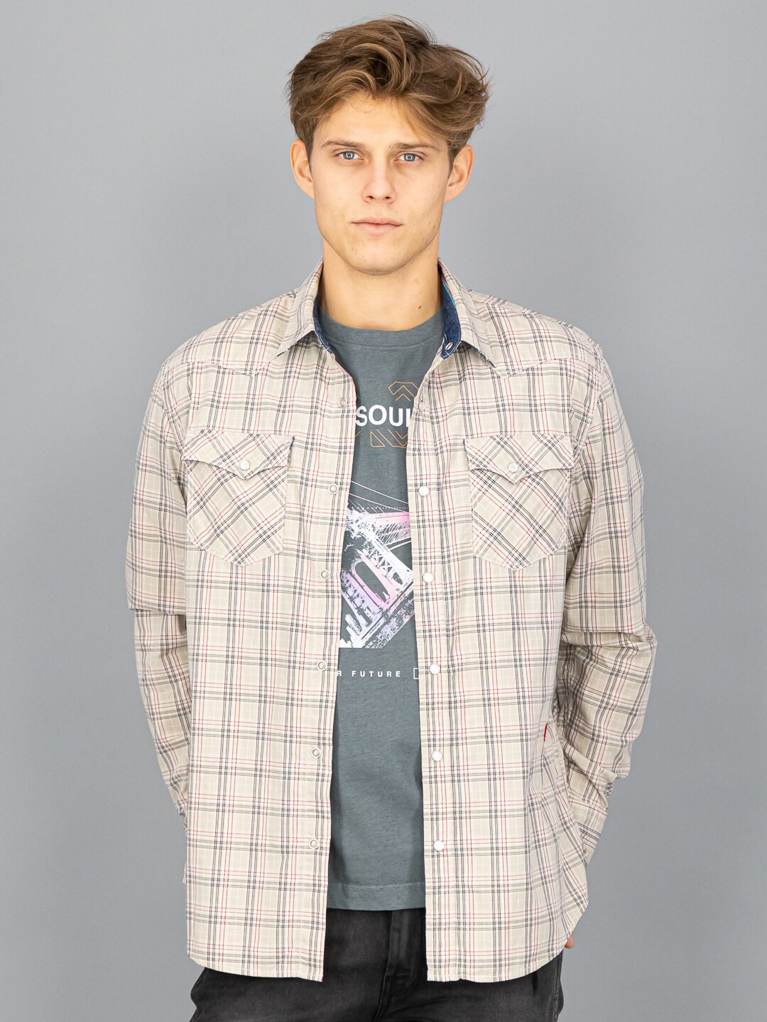 

FREESOUL Men Beige Slim Fit Checked Pure Cotton Casual Shirt
