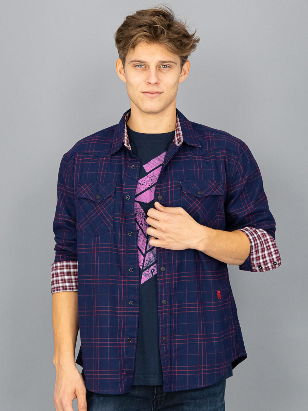 

FREESOUL Men Blue & Pink Checked Cotton Casual Shirt