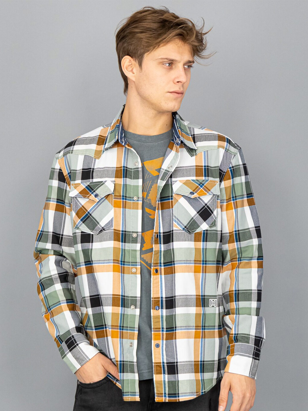 

FREESOUL Men White Slim Fit Tartan Checks Checked Casual Shirt