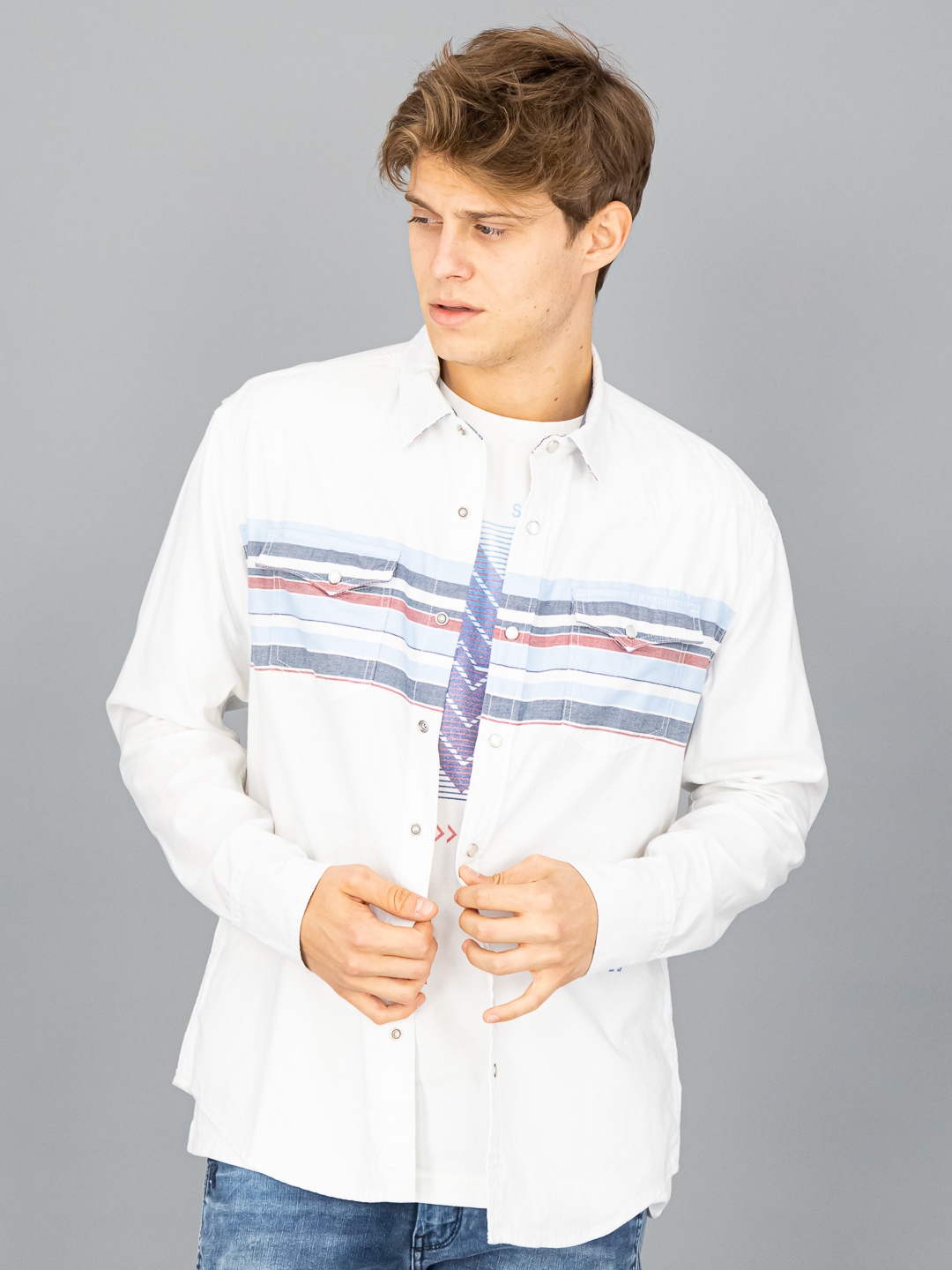 

FREESOUL Men White Slim Fit Horizontal Stripes Striped Casual Shirt