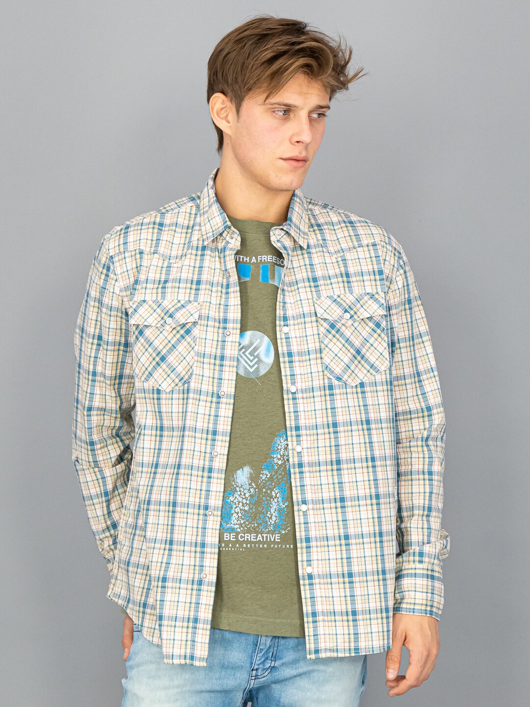 

FREESOUL Men Beige Slim Fit Checked Casual Shirt