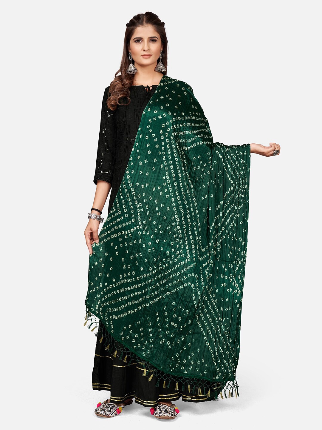 

Vbuyz Women Green & White Printed Art Silk Bandhani Dupatta