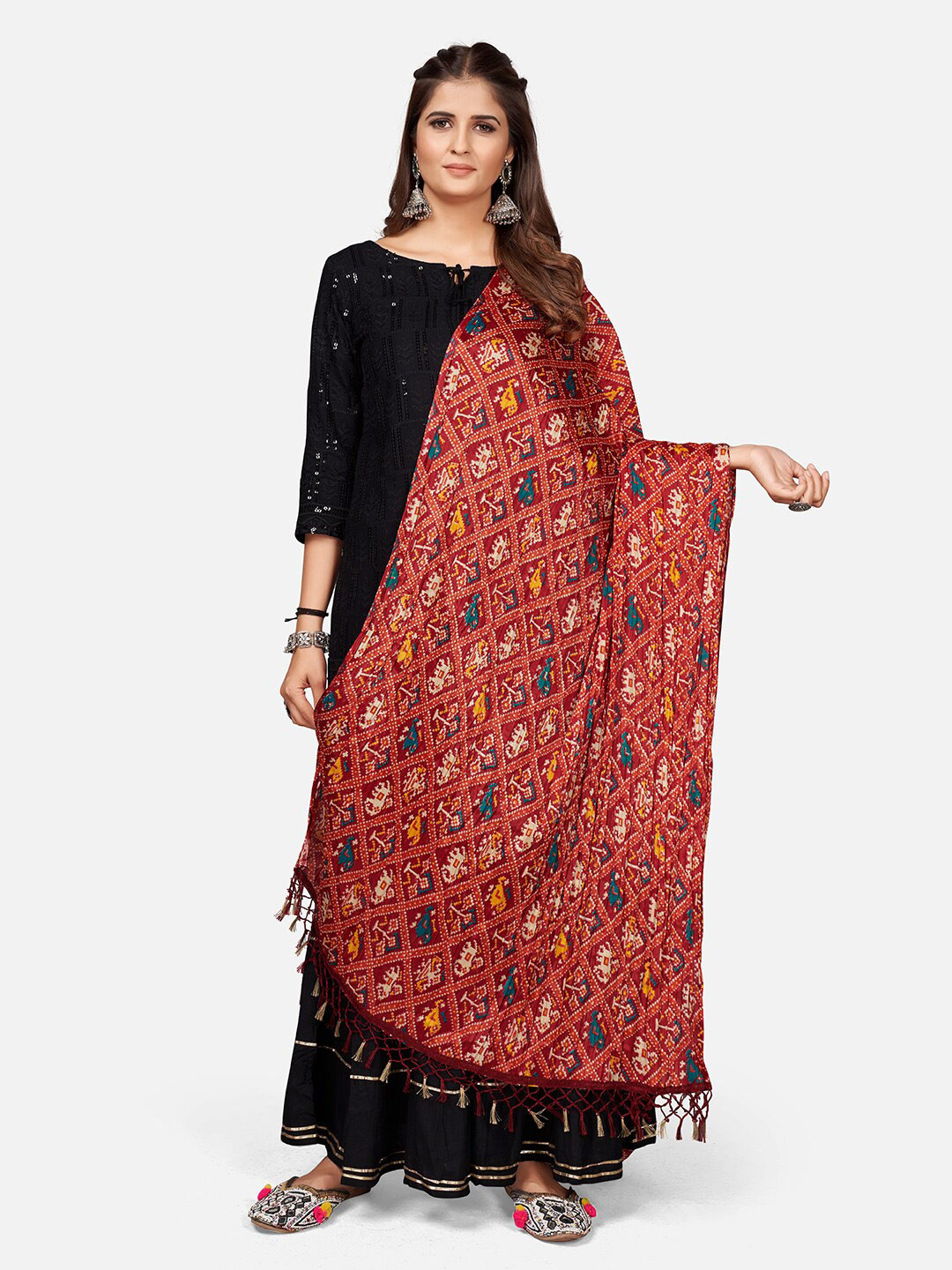 

Vbuyz Women Red & Green Printed Art Silk Dupatta