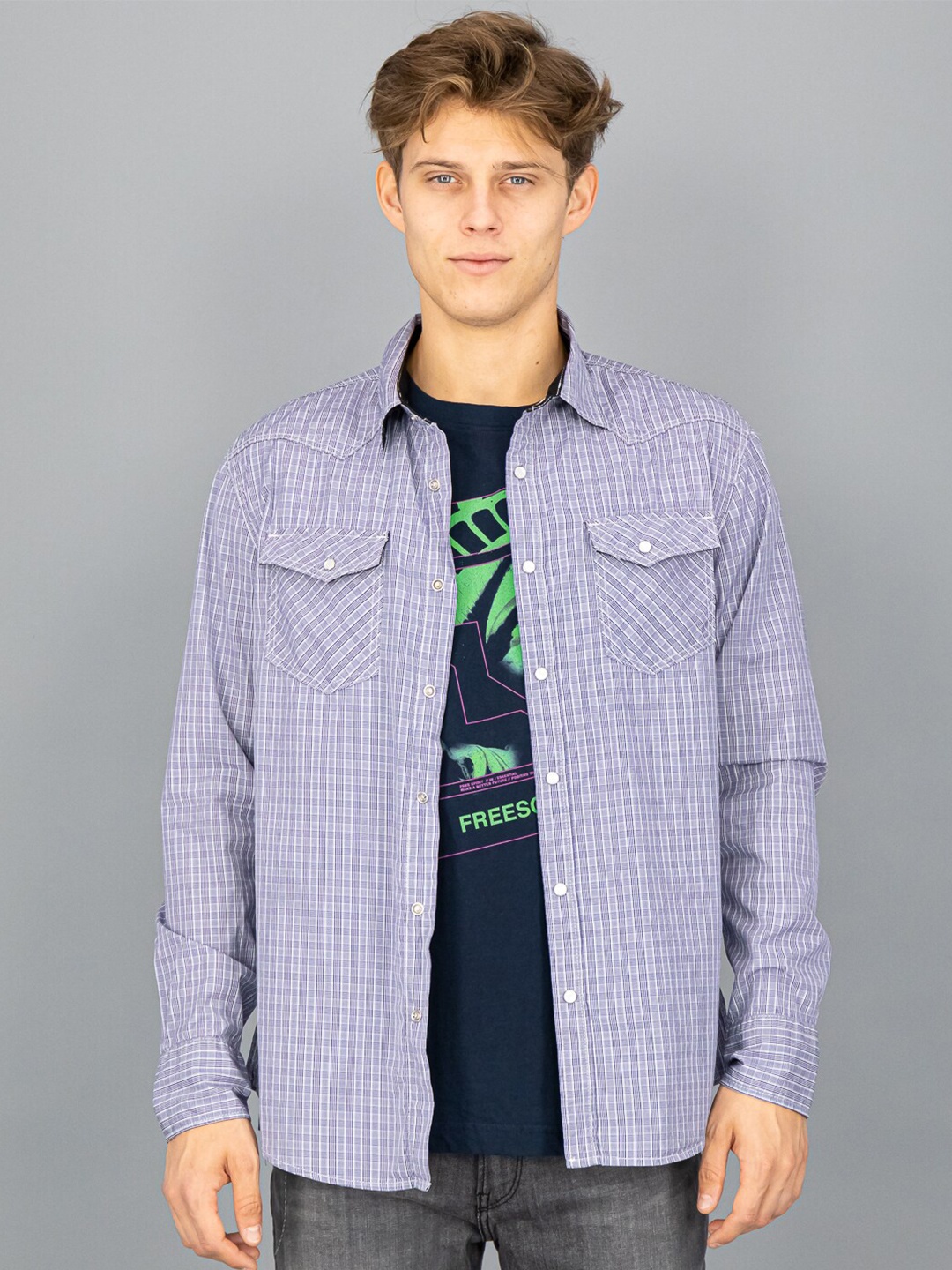 

FREESOUL Men Blue Cotton Checked Casual Shirt