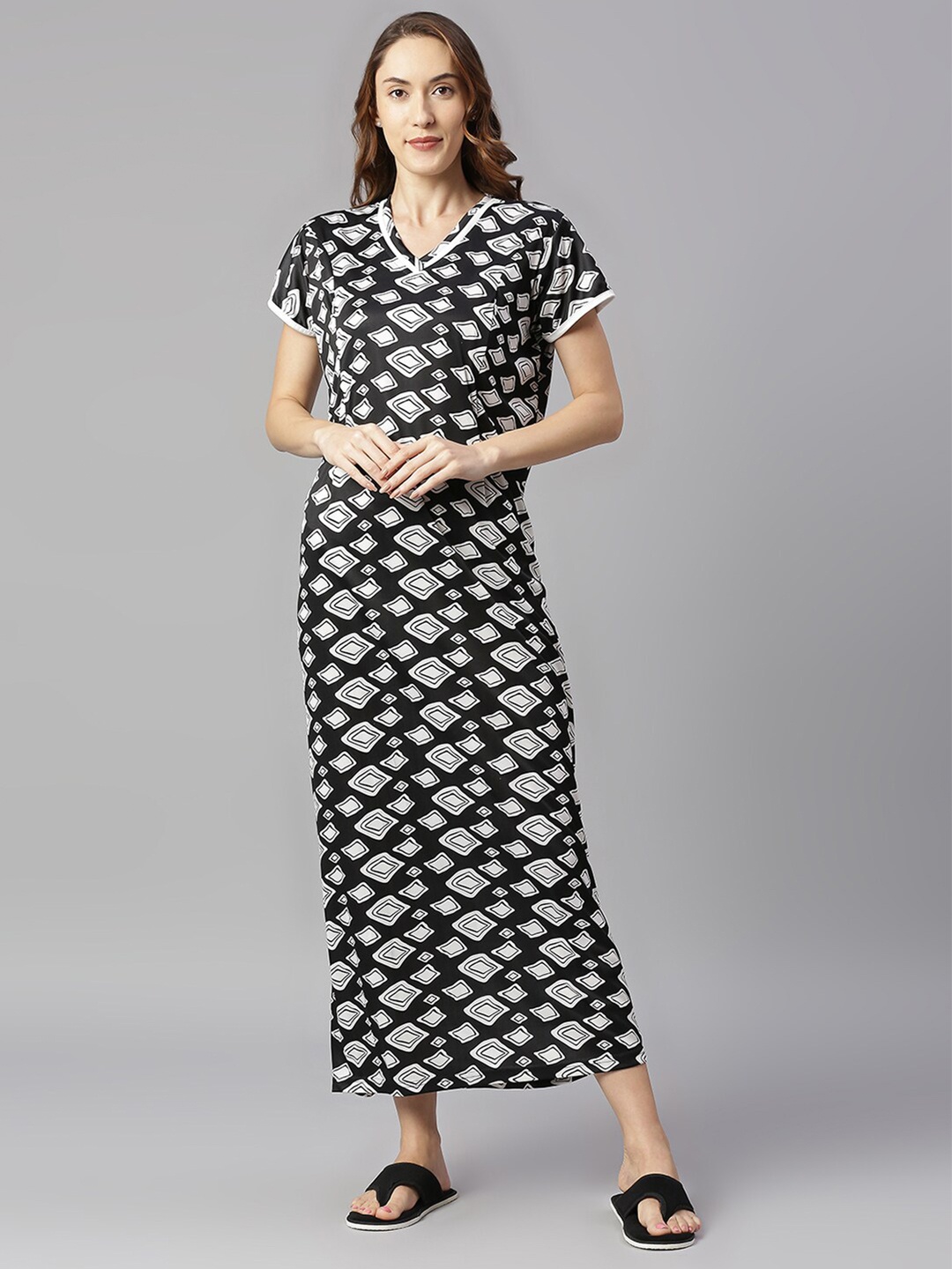 

Pretty Awesome Black Printed Maternity Feeding Maxi Nightdress