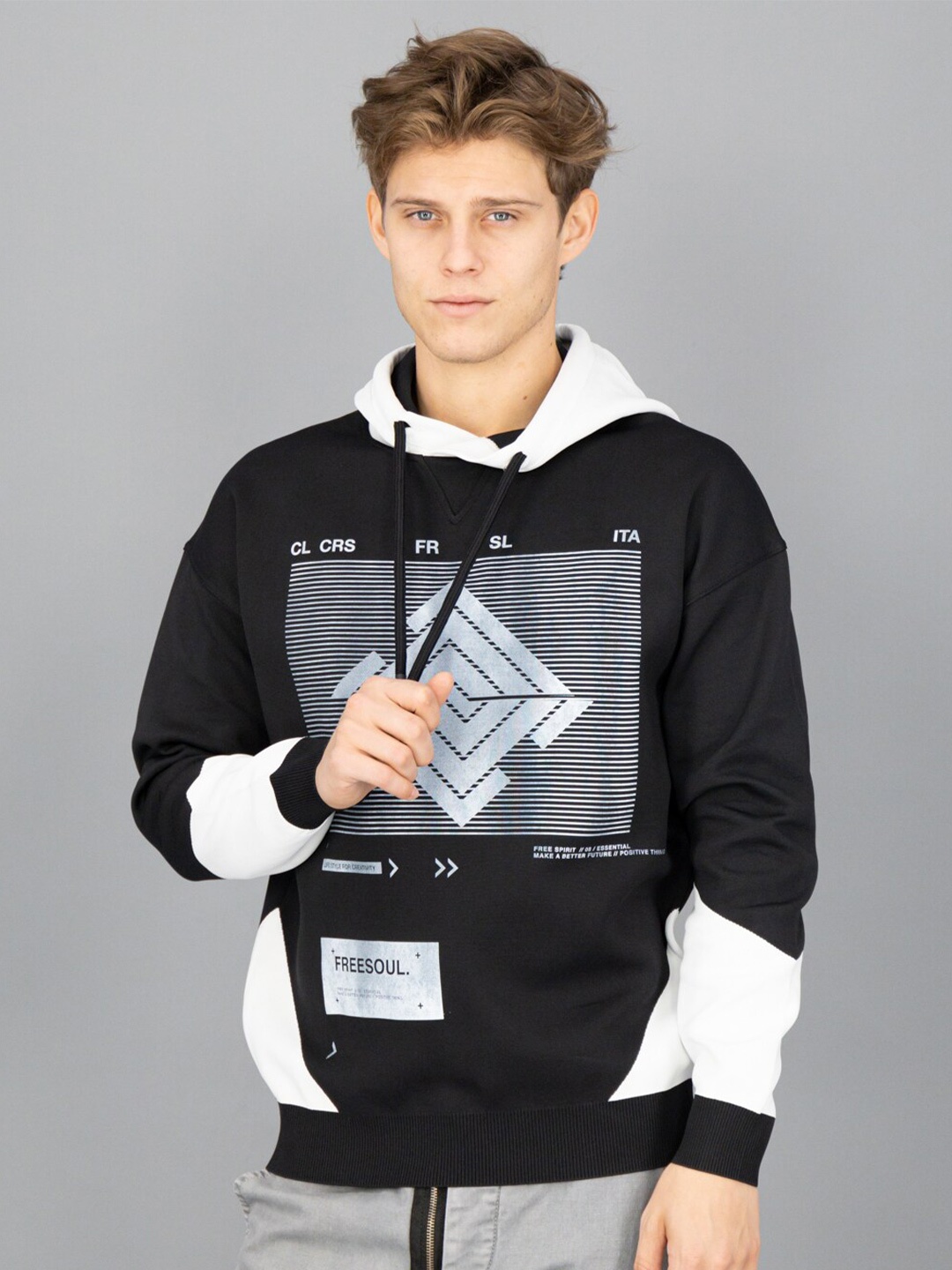

FREESOUL Men Black & White Printed Long Sleeves Hooded Sweatshirt