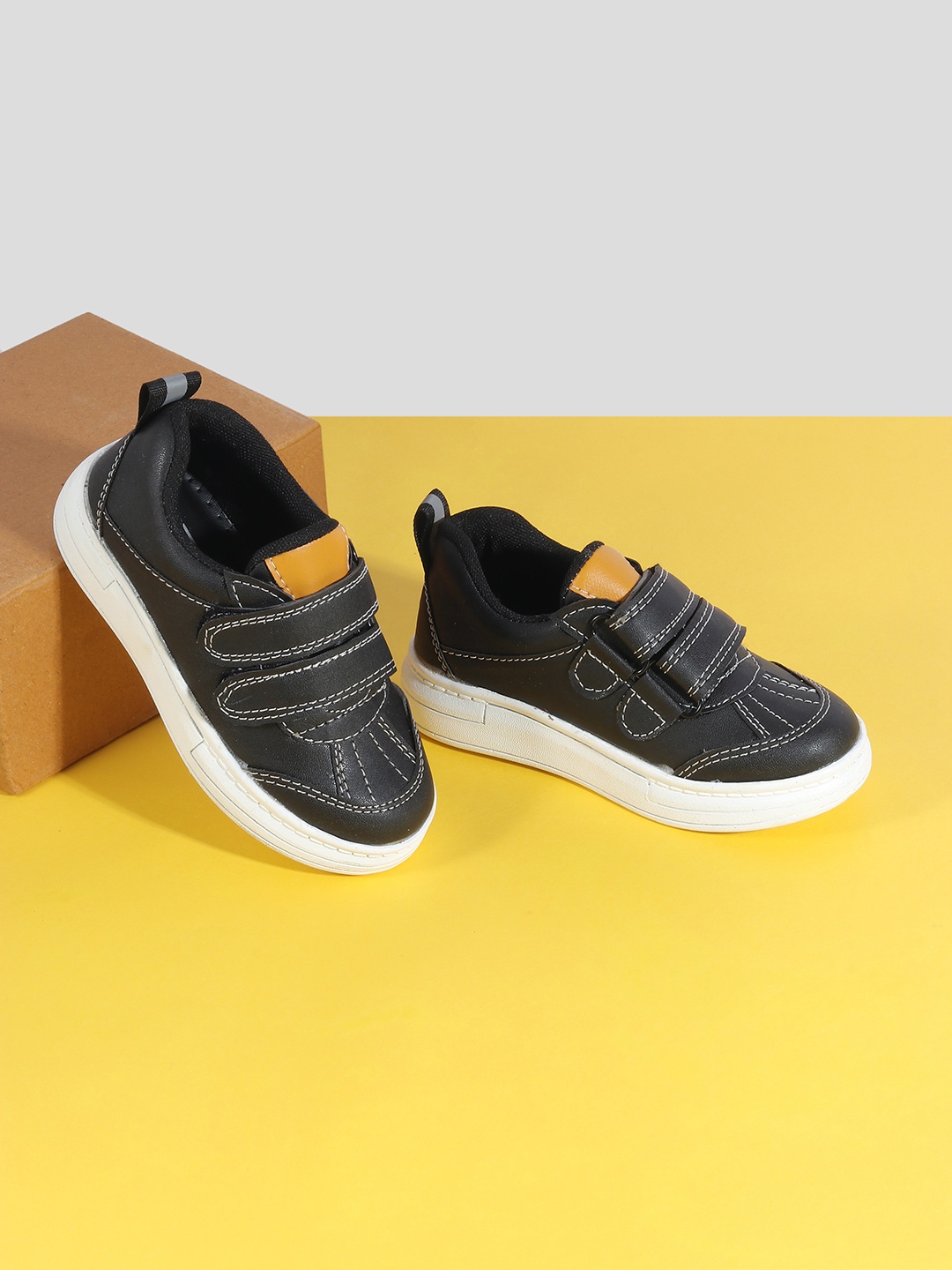 

Jazzy Juniors Boys Black Slip-On Sneakers