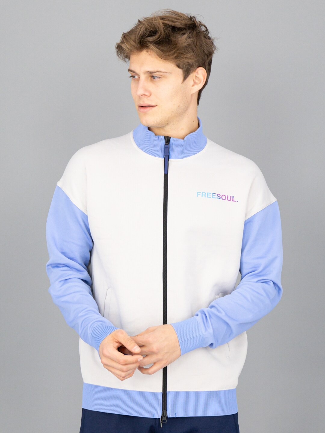 

FREESOUL Men Off White Colourblocked Sweatshirt