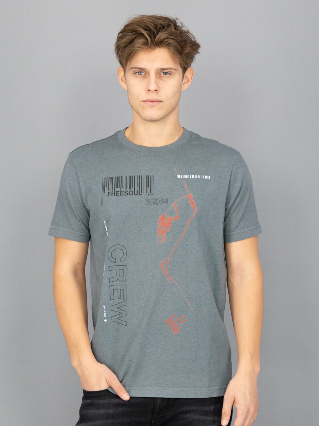 

FREESOUL Men Grey Typography Printed Cotton T-shirt