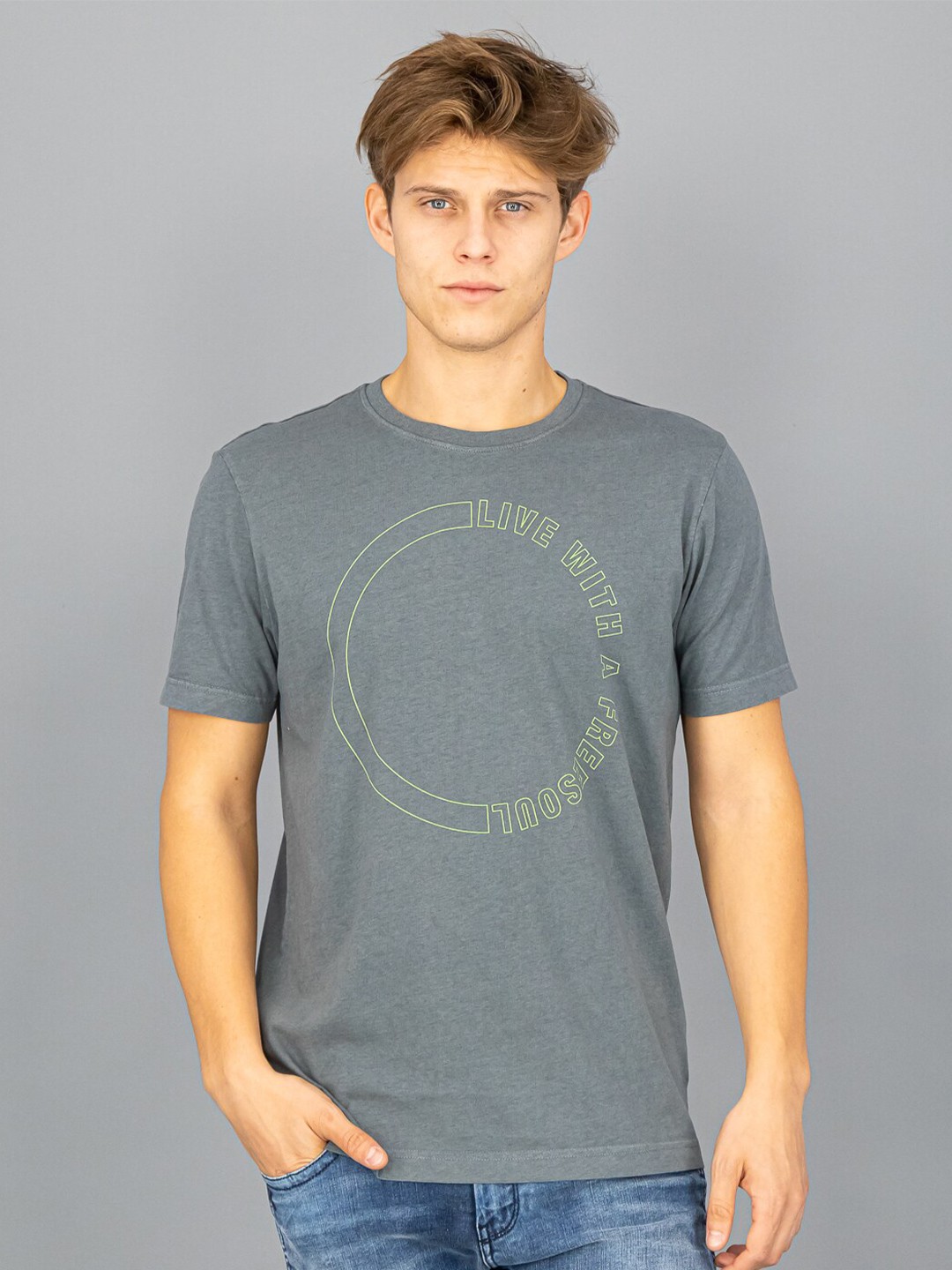 

FREESOUL Men Grey Typography Printed Cotton Regular Fit T-shirt