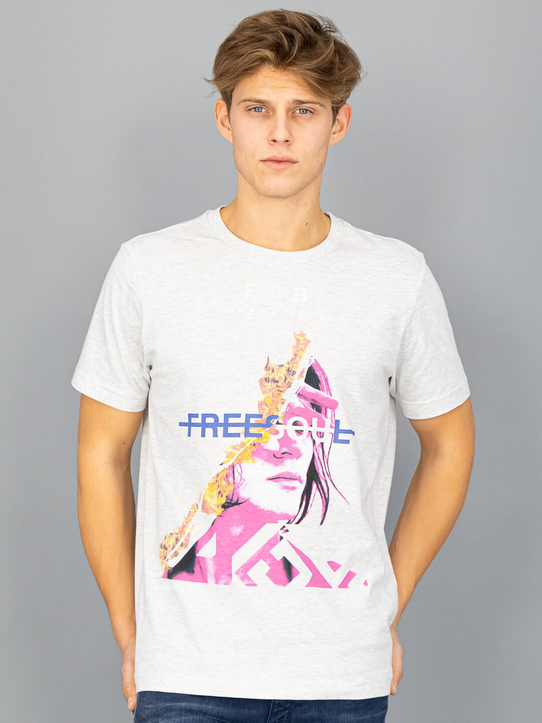 

FREESOUL Men Off White & Pink Typography Printed T-shirt