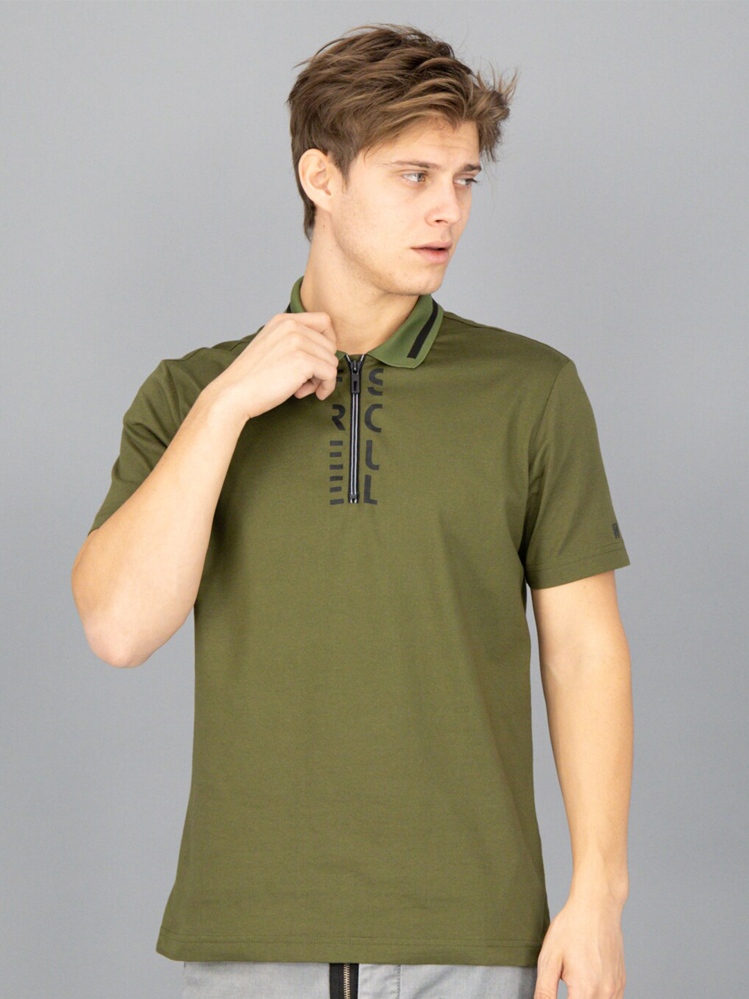 

FREESOUL Men Olive Green Polo Collar T-shirt