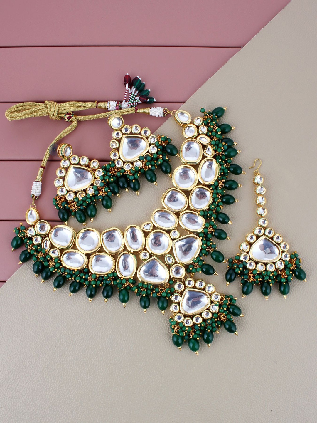 

LUCKY JEWELLERY Gold-Plated Gold-Colored Kundan & Green Beaded Jewellery Set