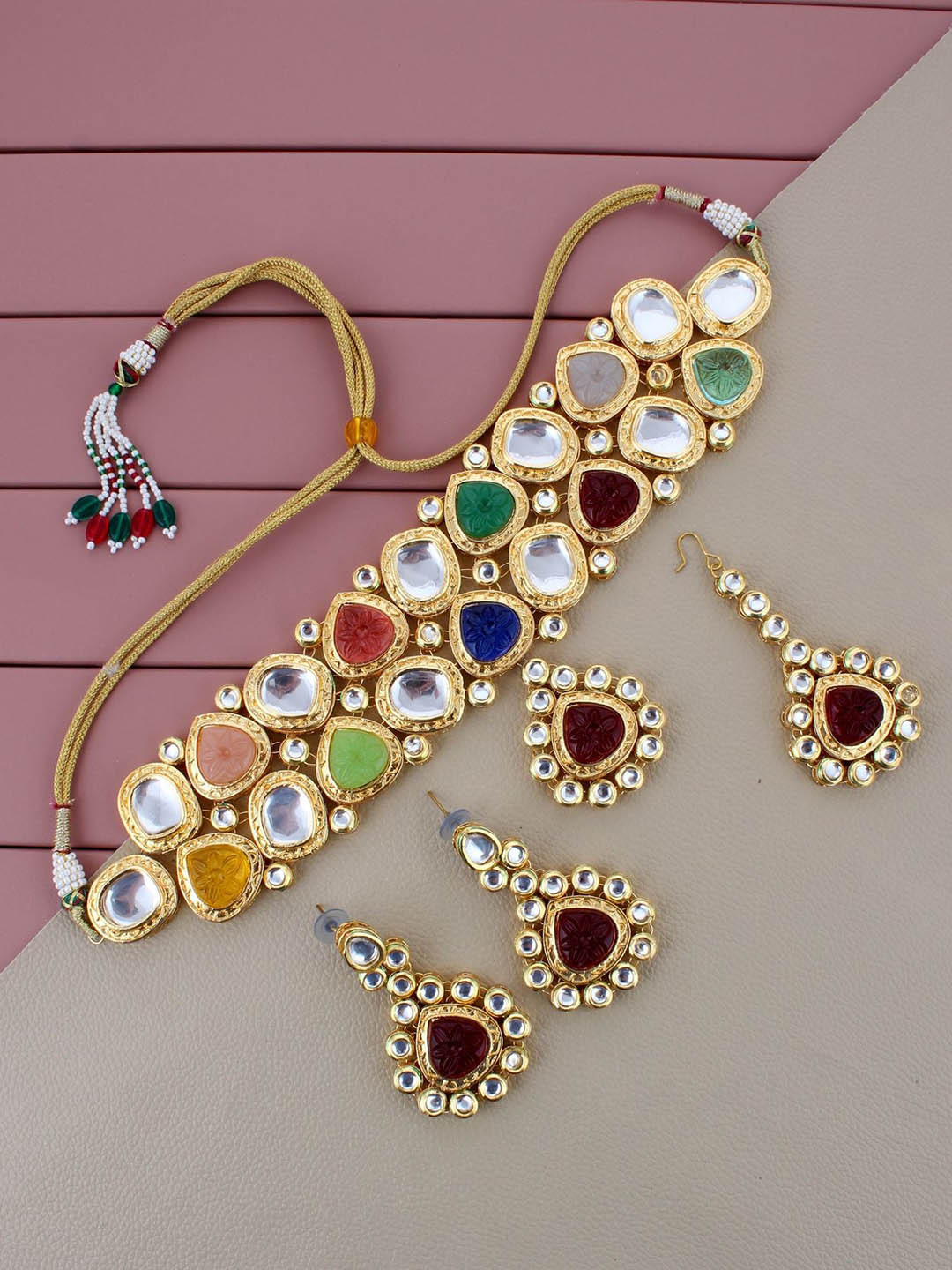 

LUCKY JEWELLERY Gold-Plated Gold-Colored Kundan Jewellery Set